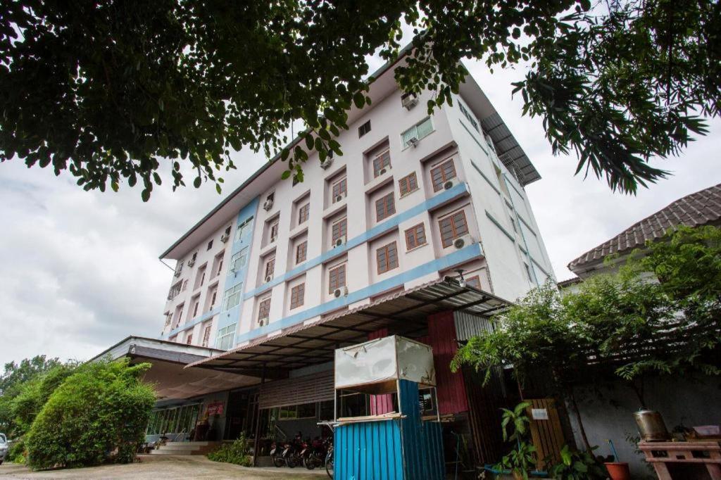Oyo 75356 Thipsiri Lodge Chiang Mai Dış mekan fotoğraf
