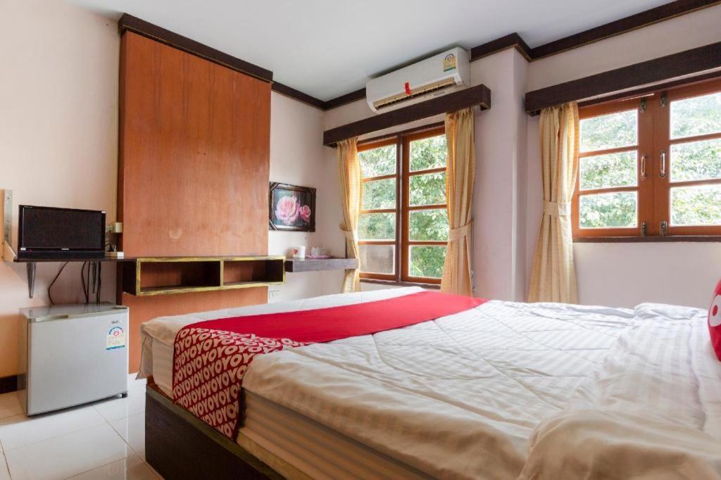 Oyo 75356 Thipsiri Lodge Chiang Mai Dış mekan fotoğraf